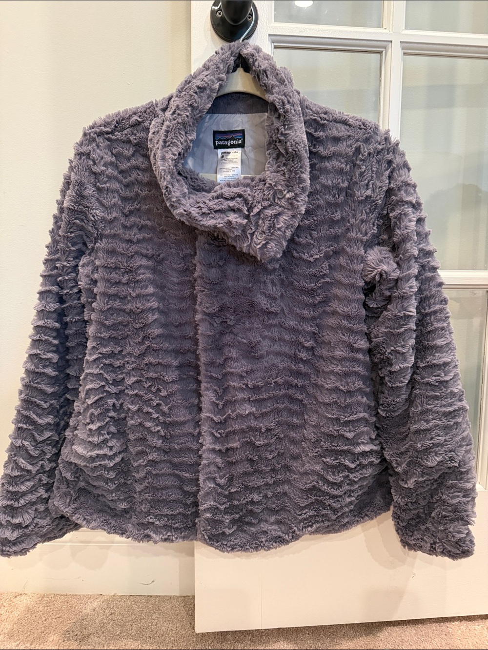 Patagonia Women's Plush Faux-Fur Jacket in Charcoal Gray Small